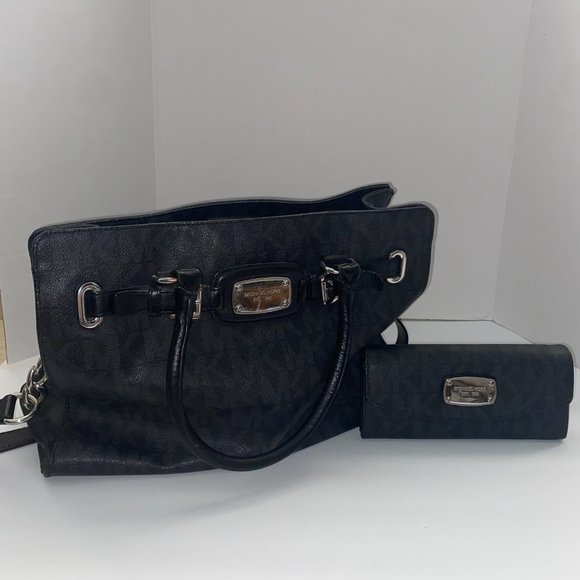 MICHAEL KORS Signature Logo with Wallet - Picture 2 of 13